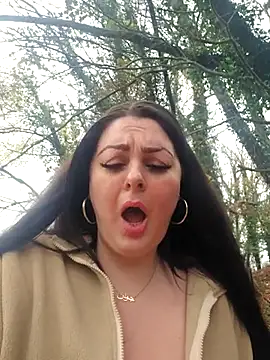 Snapshot of Britishbella chatting on 27, 11, 2025 Britishbella online show from 27, 11, 2025