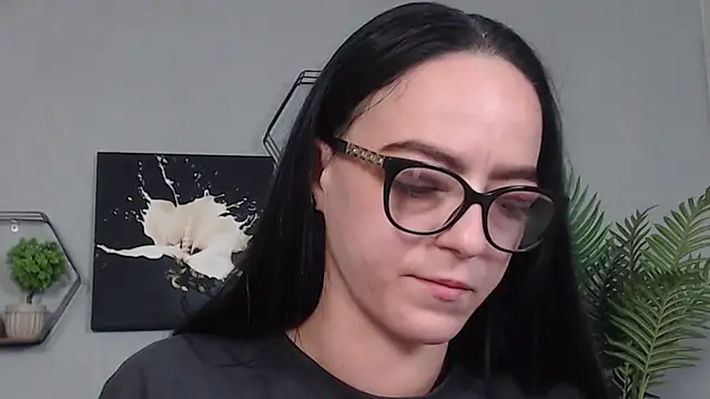 Snapshot of IzabelllNoir chatting on 24, 4, 2026 IzabelllNoir online show from 24, 4, 2026
