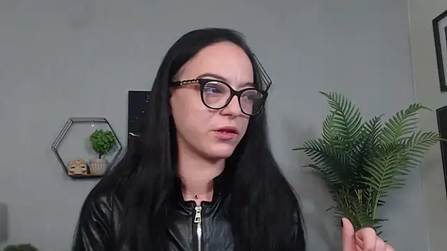 Snapshot of IzabelllNoir chatting on 10, 5, 2026 IzabelllNoir online show from 10, 5, 2026