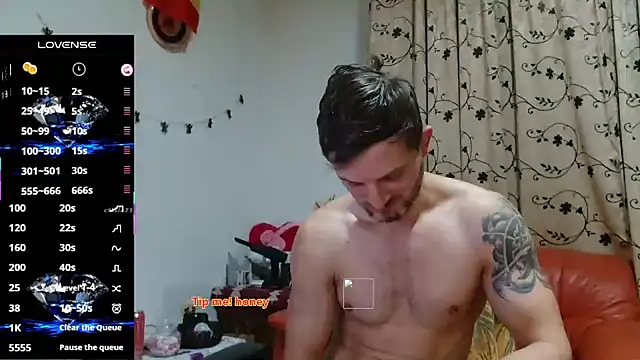 Snapshot of cuple_hoot_ chatting on 31, 10, 2025 cuple hoot  online show from 31, 10, 2025