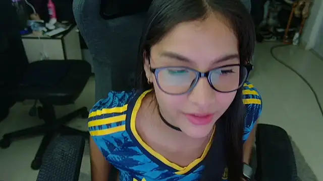 Snapshot of Lucy_Fer5 chatting on 3, 7, 2026 Lucy Fer5 online show from 3, 7, 2026
