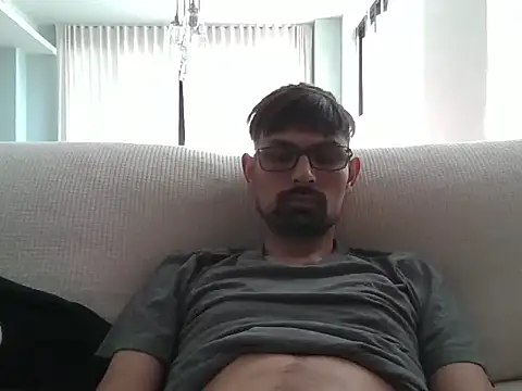 Snapshot of spence204011 chatting on 2, 1, 2025 spence204011 online show from 2, 1, 2025