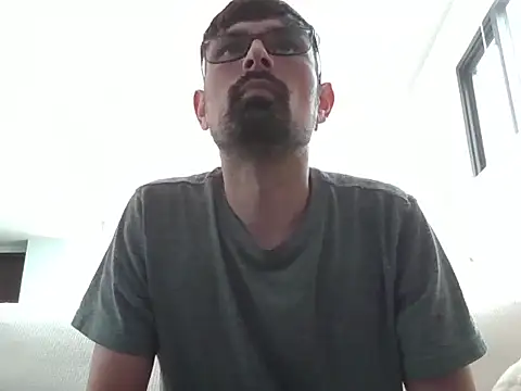 Snapshot of spence204011 chatting on 2, 1, 2025 spence204011 online show from 2, 1, 2025