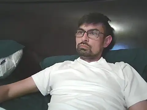 Snapshot of spence204011 chatting on 1, 11, 2025 spence204011 online show from 1, 11, 2025