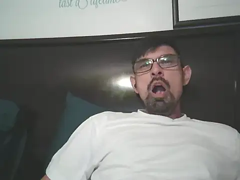 Snapshot of spence204011 chatting on 21, 12, 2025 spence204011 online show from 21, 12, 2025