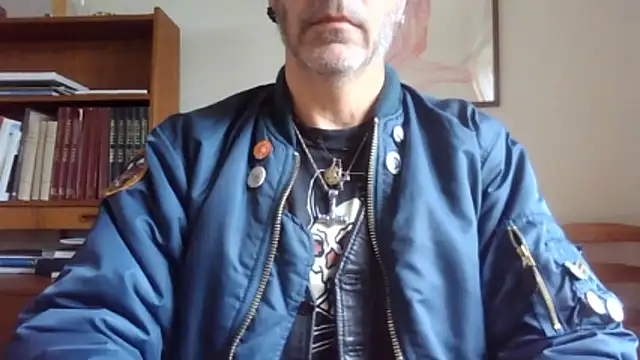 Snapshot of SHARPSkinhead chatting on 18, 6, 2026 SHARPSkinhead online show from 18, 6, 2026