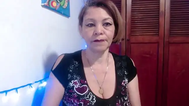 Snapshot of electra-mommy chatting on 2, 7, 2026 electra-mommy online show from 2, 7, 2026