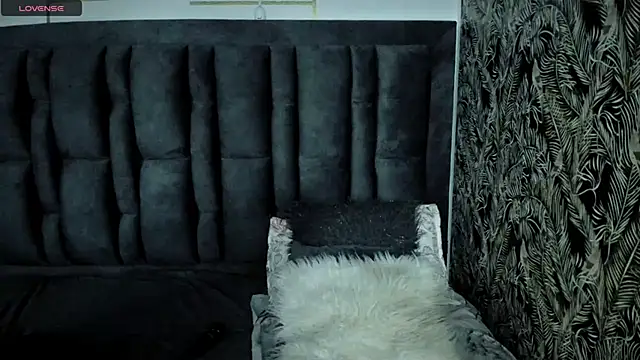 ScarletHoot  online show from 13, 10, 2025