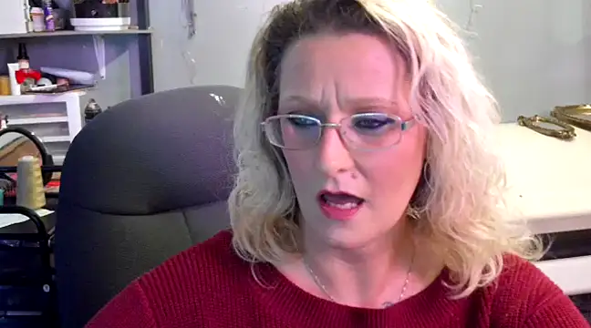 Lisalovely6981 online show from 24, 1, 2025