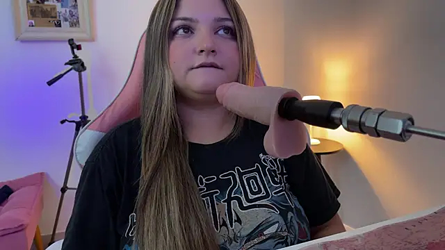 SweetPaige  online show from 4, 3, 2026