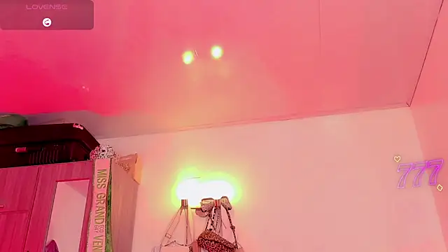 Snapshot of naomy__xx chatting on 11, 6, 2026 naomy xx online show from 11, 6, 2026