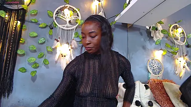 ItsVenuss online show from 10, 3, 2025