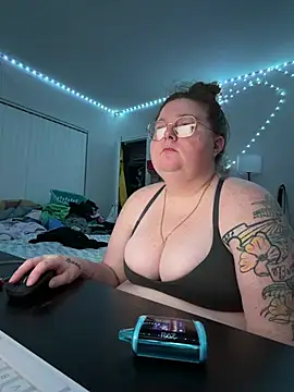 Snapshot of BBW2320 chatting on 15, 7, 2026 BBW2320 online show from 15, 7, 2026