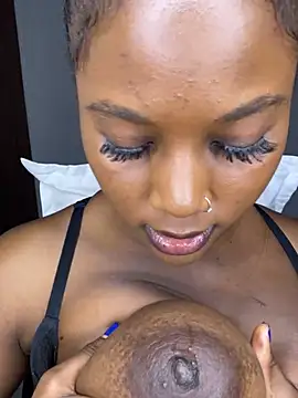 chocogirl01 online show from 19, 1, 2025