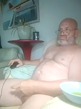 Snapshot of iambradz chatting on 19, 4, 2026 iambradz online show from 19, 4, 2026