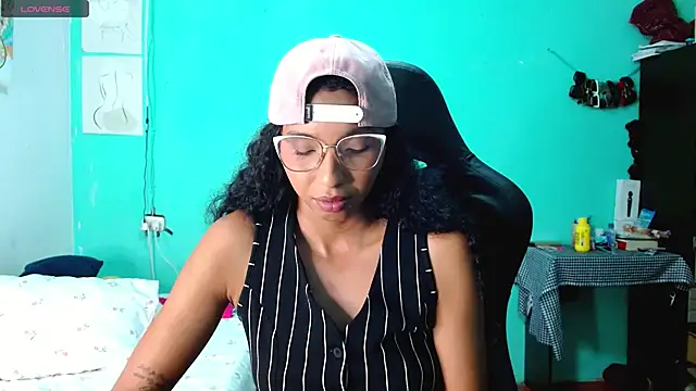 Snapshot of sensitive_brunette chatting on 11, 6, 2026 sensitive brunette online show from 11, 6, 2026