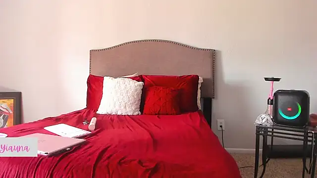 yiauana online show from 19, 11, 2025