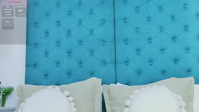 EmilyColle  online show from 19, 12, 2025