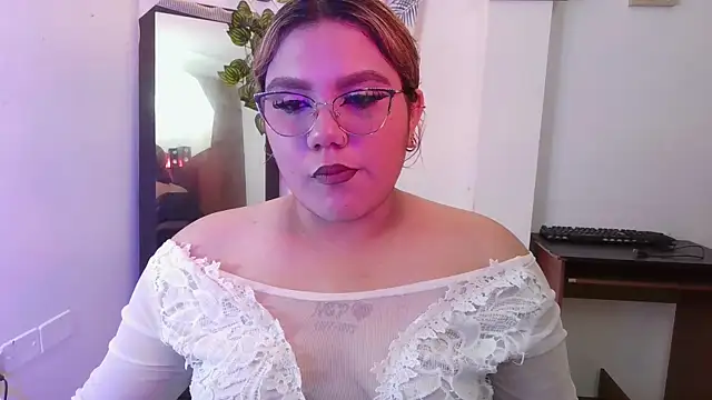 Snapshot of moon_sunflower chatting on 2, 6, 2026 moon sunflower online show from 2, 6, 2026