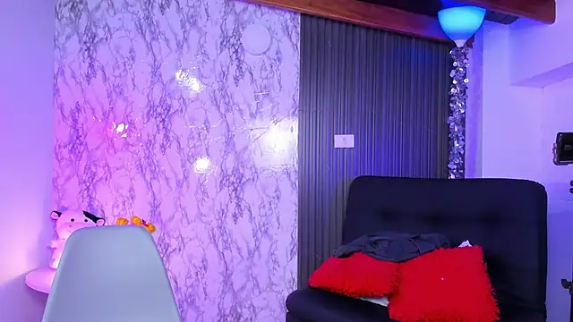 chloe blue online show from 27, 2, 2025