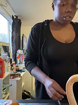 Snapshot of Bali_baddie_x chatting on 6, 2, 2025 Bali baddie x online show from 6, 2, 2025