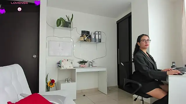Snapshot of susana_monroy chatting on 20, 5, 2026 susana monroy online show from 20, 5, 2026