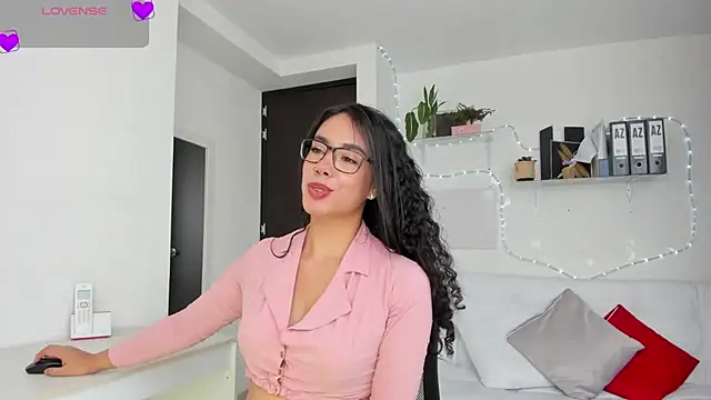 Snapshot of susana_monroy chatting on 25, 6, 2026 susana monroy online show from 25, 6, 2026