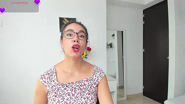 Snapshot of susana_monroy chatting on 16, 7, 2026 susana monroy online show from 16, 7, 2026