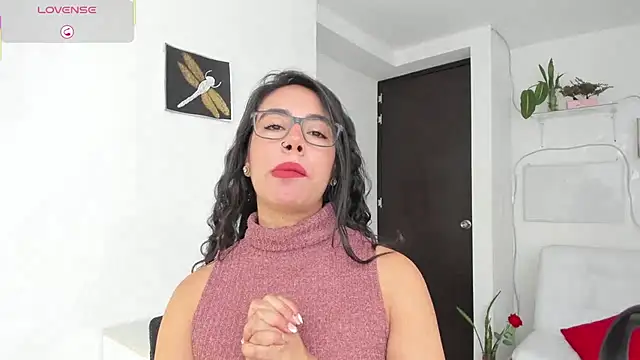 Snapshot of susana_monroy chatting on 4, 8, 2026 susana monroy online show from 4, 8, 2026