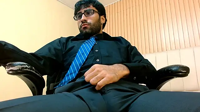 MilanZaire online show from 10, 1, 2026