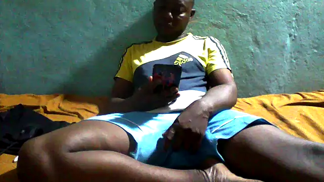 Snapshot of little__joy chatting on 5, 4, 2026 little joy online show from 5, 4, 2026