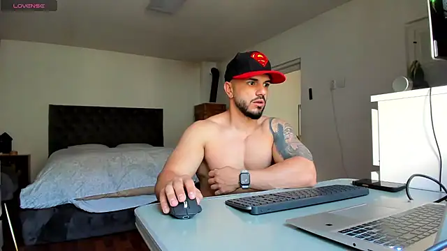 Snapshot of supermanboy94 chatting on 5, 5, 2026 supermanboy94 online show from 5, 5, 2026