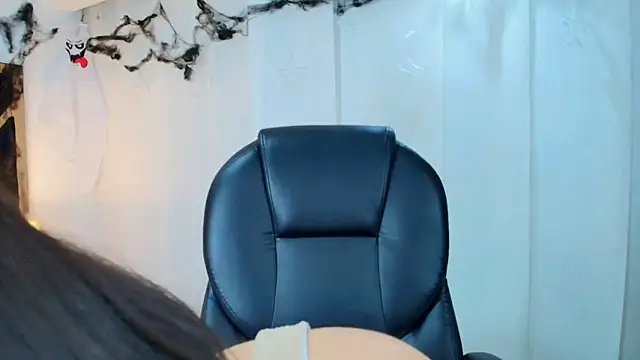 lina bedoya  online show from 15, 11, 2025