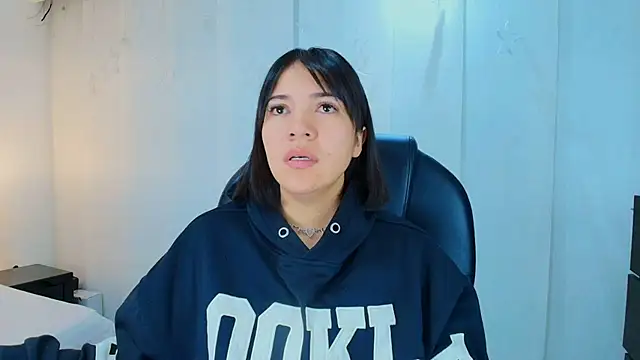 lina bedoya  online show from 28, 11, 2025