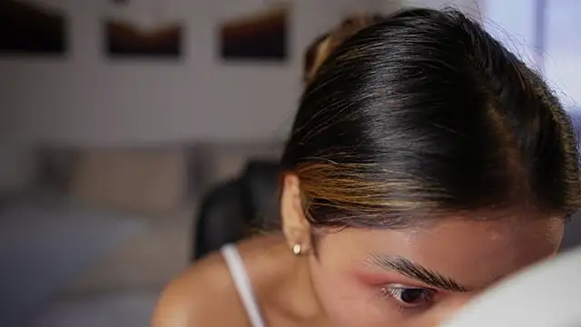 SaraParisi online show from 23, 10, 2025