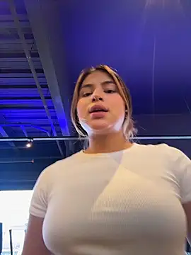 SaraParisi online show from 31, 10, 2025