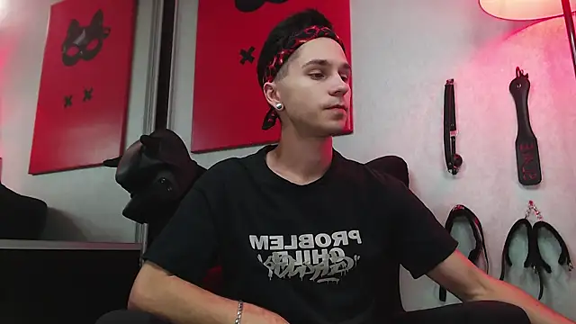 Joseph  Quinn online show from 22, 3, 2025