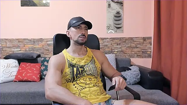 HotHunkTrainer online show from 15, 2, 2025