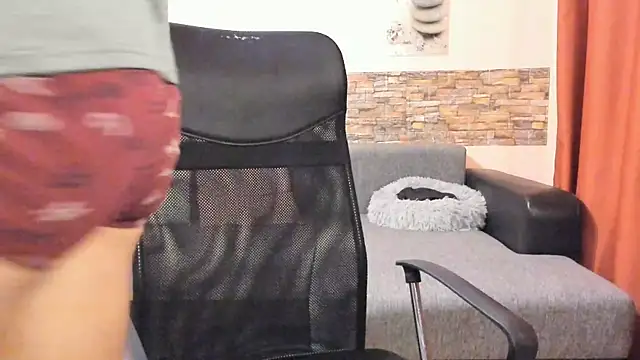 HotHunkTrainer online show from 16, 5, 2026