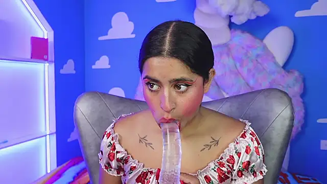 miss romyna online show from 15, 4, 2026