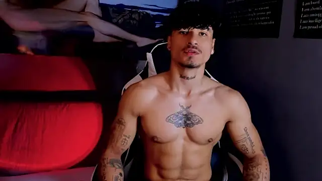 Snapshot of Thomas_Fit1 chatting on 23, 4, 2026 Thomas Fit1 online show from 23, 4, 2026