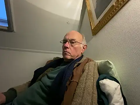 Snapshot of martxxxxx chatting on 27, 12, 2024 martxxxxx online show from 27, 12, 2024