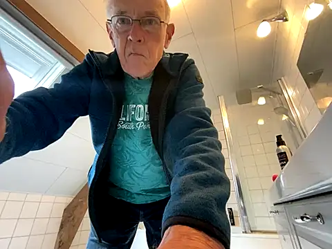 Snapshot of martxxxxx chatting on 13, 9, 2025 martxxxxx online show from 13, 9, 2025