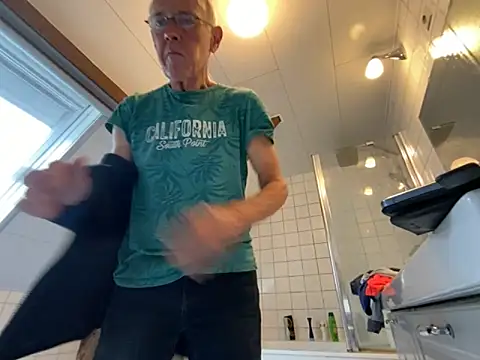 Snapshot of martxxxxx chatting on 18, 9, 2025 martxxxxx online show from 18, 9, 2025