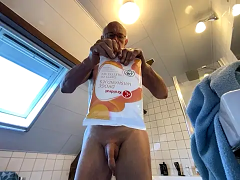 Snapshot of martxxxxx chatting on 25, 9, 2025 martxxxxx online show from 25, 9, 2025