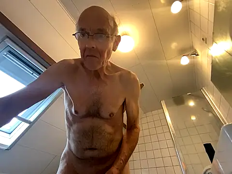 Snapshot of martxxxxx chatting on 21, 10, 2025 martxxxxx online show from 21, 10, 2025