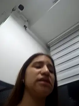 AnthonelaDuque online show from 11, 2, 2025