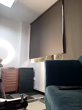 AnthonelaDuque online show from 17, 12, 2025