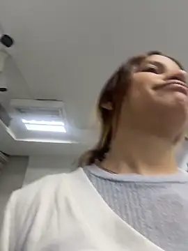 AnthonelaDuque online show from 10, 2, 2026