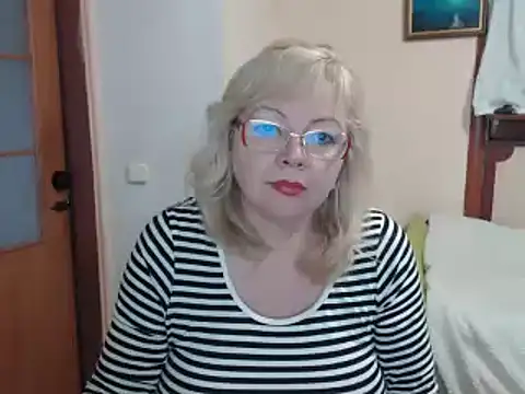 EvelynLoveShy online show from 24, 12, 2024